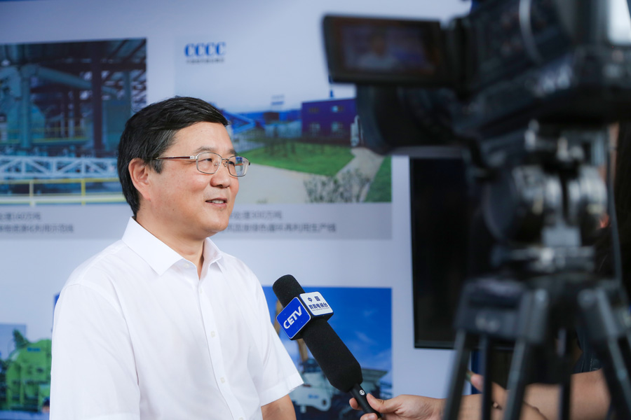 山美股份董事長楊安民接受中國教育電視臺采訪，談建筑垃圾資源化處理